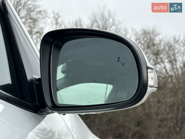 Белый Хендай Kona, объемом двигателя 0 л и пробегом 86 тыс. км за 18600 $, фото 10 на Automoto.ua