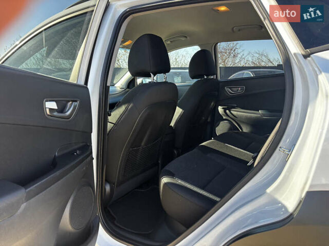 Білий Хендай Kona, об'ємом двигуна 0 л та пробігом 53 тис. км за 15900 $, фото 42 на Automoto.ua