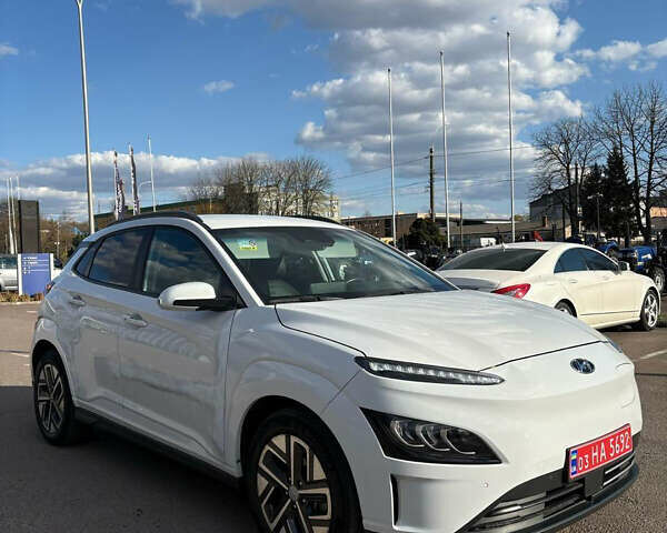 Білий Хендай Kona, об'ємом двигуна 0 л та пробігом 43 тис. км за 16700 $, фото 1 на Automoto.ua