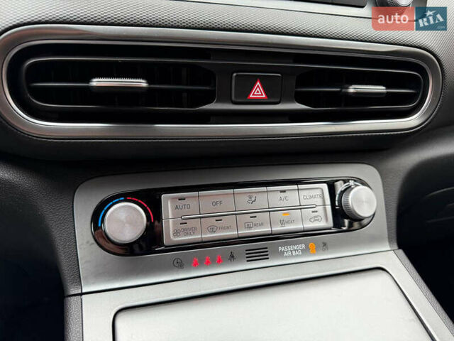 Белый Хендай Kona, объемом двигателя 0 л и пробегом 65 тыс. км за 17400 $, фото 45 на Automoto.ua