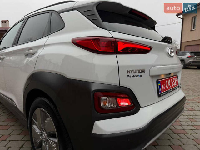Білий Хендай Kona, об'ємом двигуна 0 л та пробігом 174 тис. км за 17800 $, фото 23 на Automoto.ua