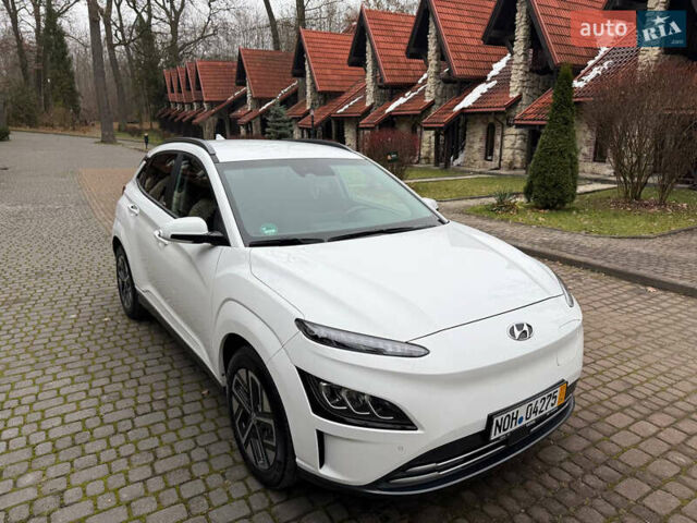 Белый Хендай Kona, объемом двигателя 0 л и пробегом 65 тыс. км за 17400 $, фото 9 на Automoto.ua