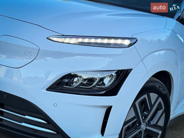 Белый Хендай Kona, объемом двигателя 0 л и пробегом 148 тыс. км за 18500 $, фото 12 на Automoto.ua