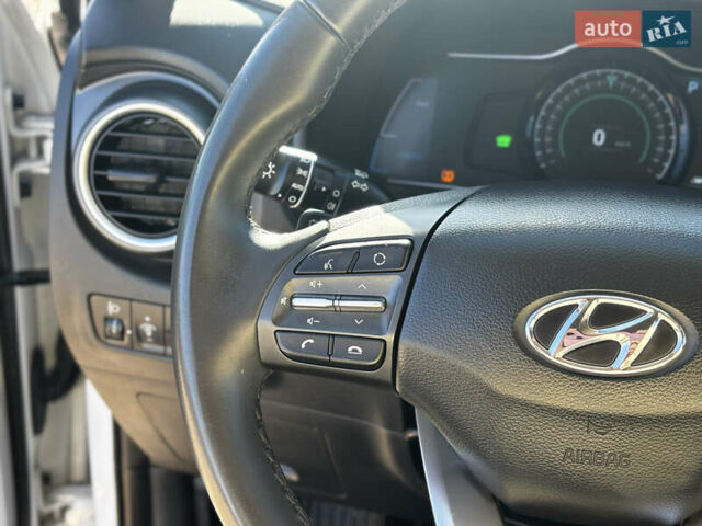 Білий Хендай Kona, об'ємом двигуна 0 л та пробігом 53 тис. км за 15900 $, фото 27 на Automoto.ua