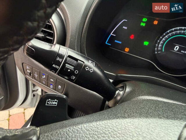 Білий Хендай Kona, об'ємом двигуна 0 л та пробігом 174 тис. км за 17800 $, фото 39 на Automoto.ua