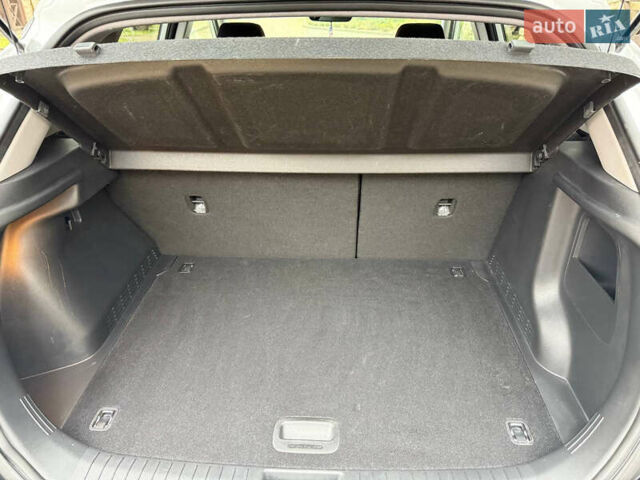 Белый Хендай Kona, объемом двигателя 0 л и пробегом 65 тыс. км за 17400 $, фото 49 на Automoto.ua