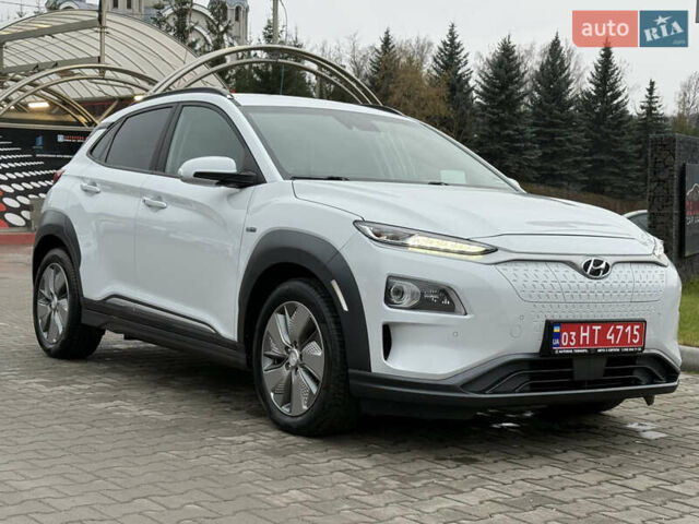 Белый Хендай Kona, объемом двигателя 0 л и пробегом 86 тыс. км за 17800 $, фото 4 на Automoto.ua
