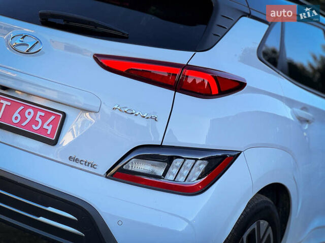Белый Хендай Kona, объемом двигателя 0 л и пробегом 148 тыс. км за 18500 $, фото 24 на Automoto.ua