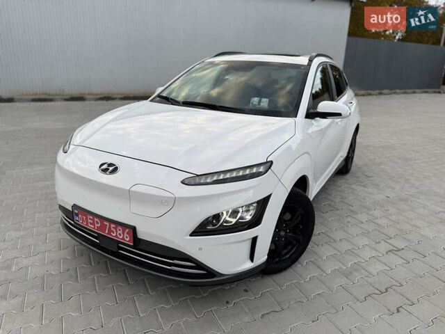 Білий Хендай Kona, об'ємом двигуна 0 л та пробігом 63 тис. км за 16499 $, фото 1 на Automoto.ua