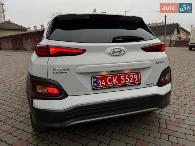 Білий Хендай Kona, об'ємом двигуна 0 л та пробігом 174 тис. км за 17800 $, фото 12 на Automoto.ua