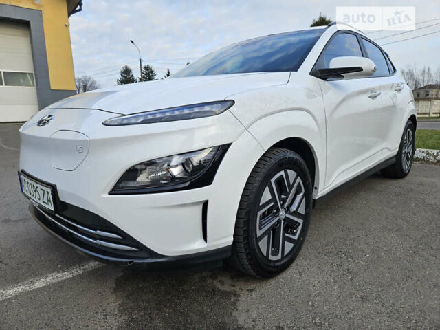 Білий Хендай Kona, об'ємом двигуна 0 л та пробігом 37 тис. км за 18899 $, фото 2 на Automoto.ua