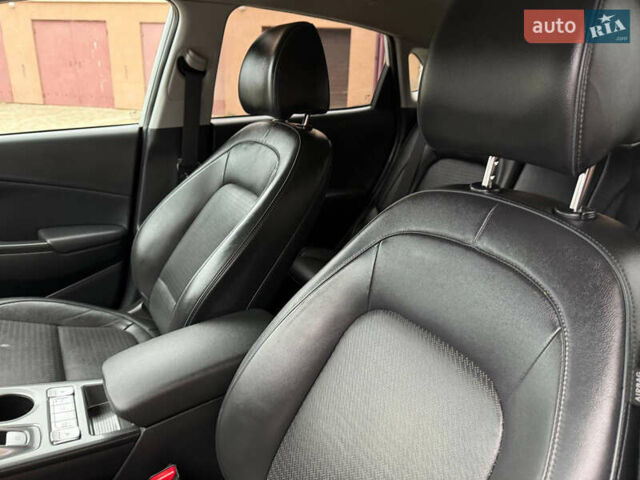 Білий Хендай Kona, об'ємом двигуна 0 л та пробігом 174 тис. км за 17800 $, фото 47 на Automoto.ua