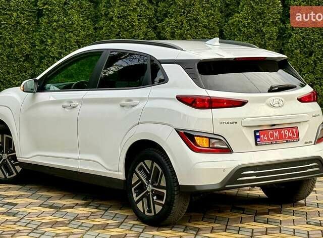 Белый Хендай Kona, объемом двигателя 0 л и пробегом 39 тыс. км за 17400 $, фото 10 на Automoto.ua