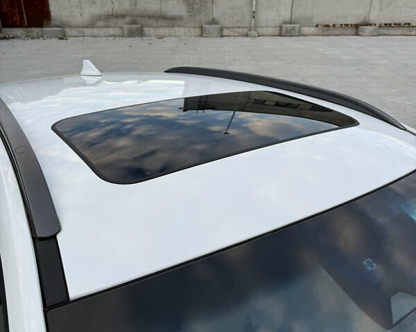 Білий Хендай Kona, об'ємом двигуна 0 л та пробігом 63 тис. км за 16499 $, фото 26 на Automoto.ua