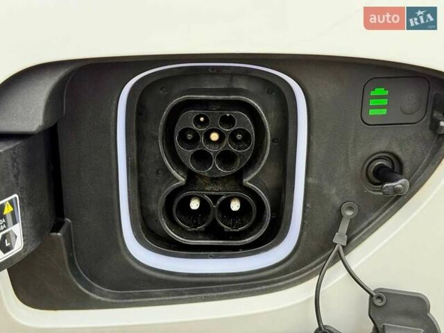 Белый Хендай Kona, объемом двигателя 0 л и пробегом 33 тыс. км за 17700 $, фото 40 на Automoto.ua