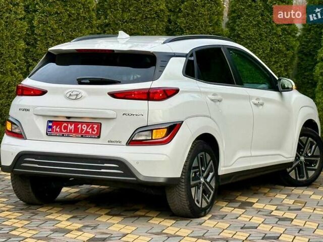 Белый Хендай Kona, объемом двигателя 0 л и пробегом 39 тыс. км за 17400 $, фото 7 на Automoto.ua