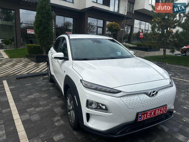 Белый Хендай Kona, объемом двигателя 0 л и пробегом 130 тыс. км за 18900 $, фото 13 на Automoto.ua
