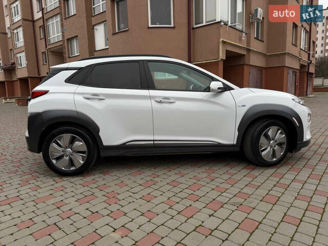 Білий Хендай Kona, об'ємом двигуна 0 л та пробігом 174 тис. км за 17800 $, фото 16 на Automoto.ua
