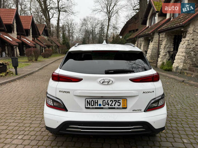 Белый Хендай Kona, объемом двигателя 0 л и пробегом 65 тыс. км за 17400 $, фото 5 на Automoto.ua