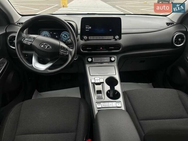 Білий Хендай Kona, об'ємом двигуна 0 л та пробігом 40 тис. км за 19999 $, фото 11 на Automoto.ua