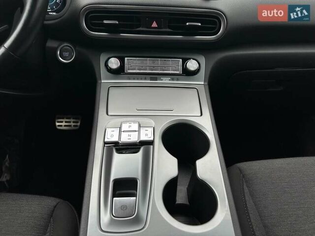 Белый Хендай Kona, объемом двигателя 0 л и пробегом 108 тыс. км за 20600 $, фото 52 на Automoto.ua