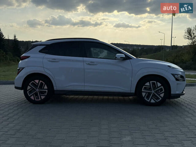 Белый Хендай Kona, объемом двигателя 0 л и пробегом 57 тыс. км за 19800 $, фото 8 на Automoto.ua