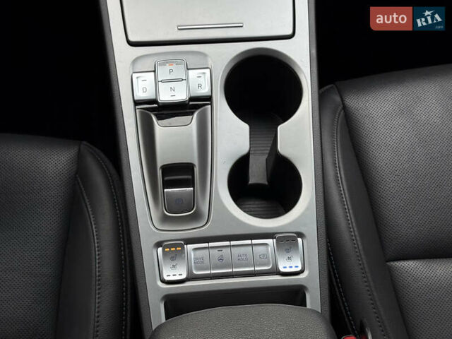 Білий Хендай Kona, об'ємом двигуна 0 л та пробігом 28 тис. км за 18700 $, фото 2 на Automoto.ua