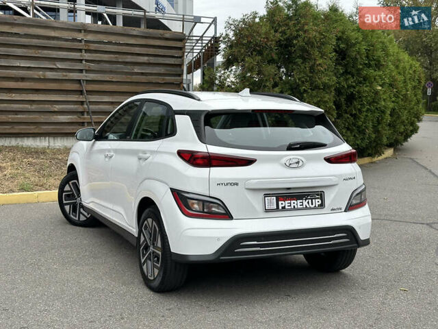Білий Хендай Kona, об'ємом двигуна 0 л та пробігом 27 тис. км за 17499 $, фото 3 на Automoto.ua