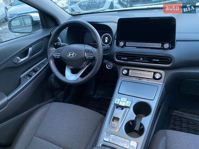 Белый Хендай Kona, объемом двигателя 0 л и пробегом 6 тыс. км за 18900 $, фото 7 на Automoto.ua