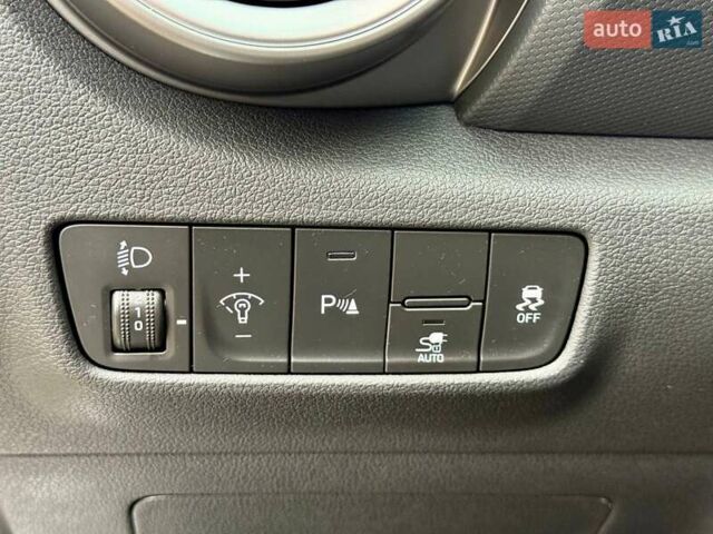 Белый Хендай Kona, объемом двигателя 0 л и пробегом 31 тыс. км за 17999 $, фото 19 на Automoto.ua