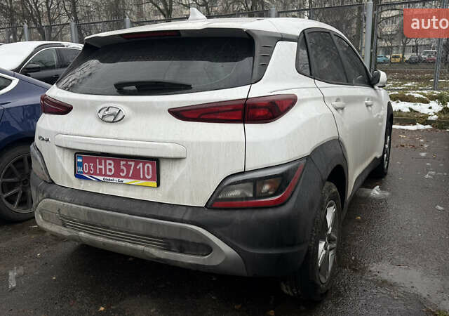 Білий Хендай Kona, об'ємом двигуна 2 л та пробігом 70 тис. км за 12200 $, фото 1 на Automoto.ua