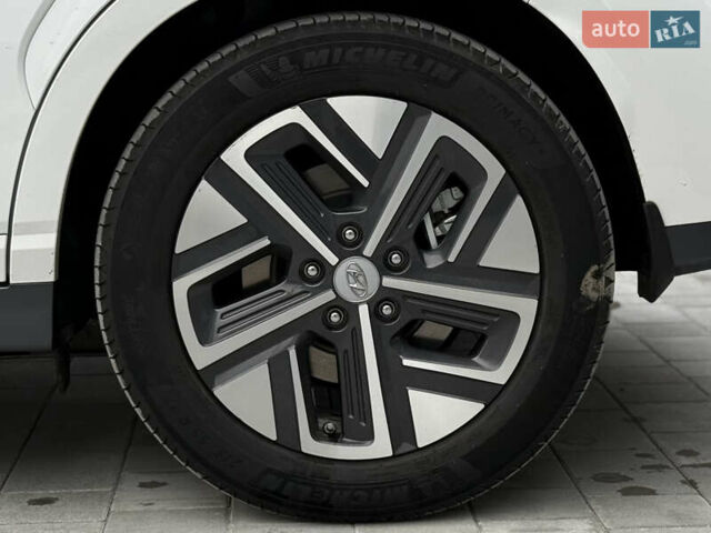 Білий Хендай Kona, об'ємом двигуна 0 л та пробігом 28 тис. км за 18700 $, фото 65 на Automoto.ua