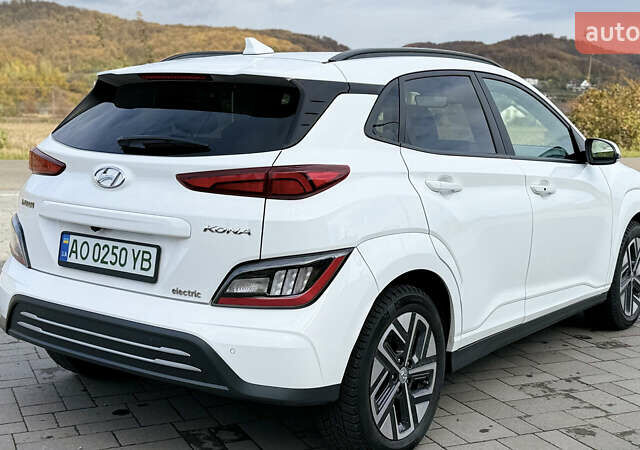 Белый Хендай Kona, объемом двигателя 0 л и пробегом 63 тыс. км за 20999 $, фото 7 на Automoto.ua