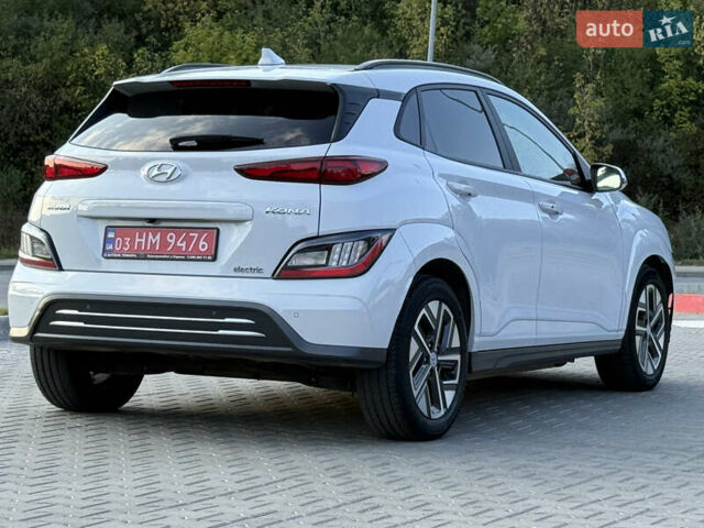 Белый Хендай Kona, объемом двигателя 0 л и пробегом 57 тыс. км за 19800 $, фото 5 на Automoto.ua