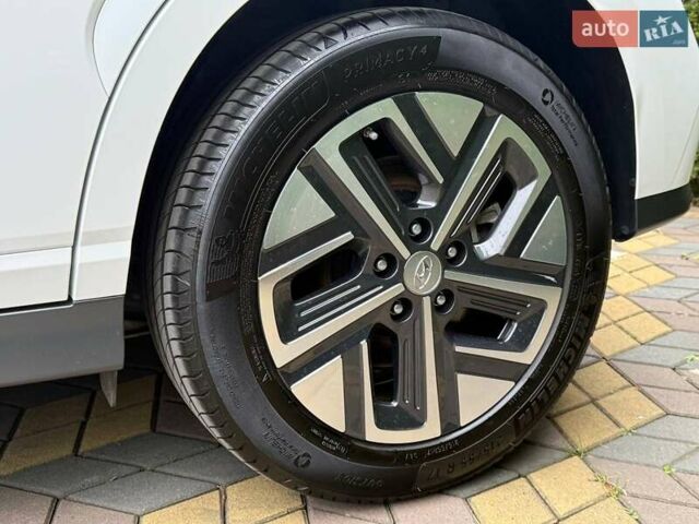 Белый Хендай Kona, объемом двигателя 0 л и пробегом 31 тыс. км за 17999 $, фото 7 на Automoto.ua