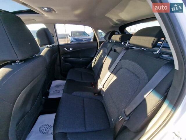 Білий Хендай Kona, об'ємом двигуна 0 л та пробігом 57 тис. км за 17200 $, фото 41 на Automoto.ua