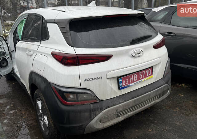 Білий Хендай Kona, об'ємом двигуна 2 л та пробігом 70 тис. км за 12200 $, фото 2 на Automoto.ua