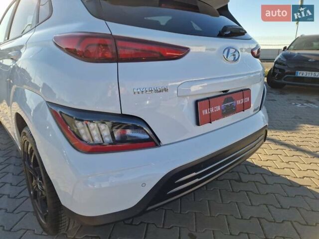 Білий Хендай Kona, об'ємом двигуна 0 л та пробігом 57 тис. км за 17200 $, фото 3 на Automoto.ua