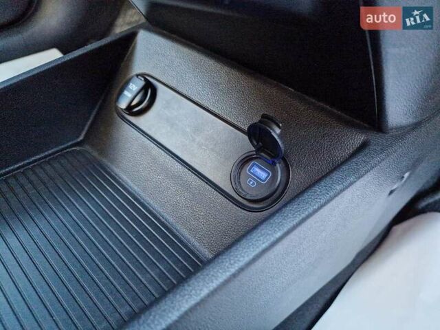 Білий Хендай Kona, об'ємом двигуна 0 л та пробігом 57 тис. км за 17200 $, фото 39 на Automoto.ua