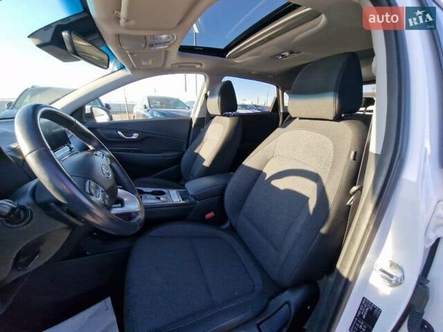 Білий Хендай Kona, об'ємом двигуна 0 л та пробігом 57 тис. км за 17200 $, фото 25 на Automoto.ua