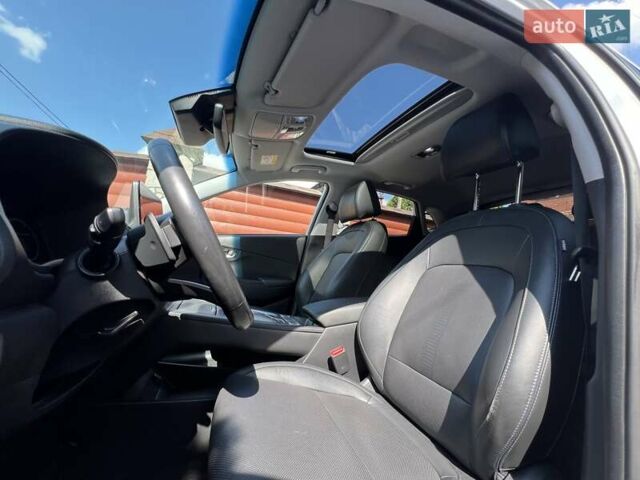 Белый Хендай Kona, объемом двигателя 0 л и пробегом 60 тыс. км за 22800 $, фото 22 на Automoto.ua