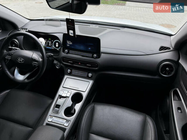 Білий Хендай Kona, об'ємом двигуна 0 л та пробігом 28 тис. км за 18700 $, фото 30 на Automoto.ua
