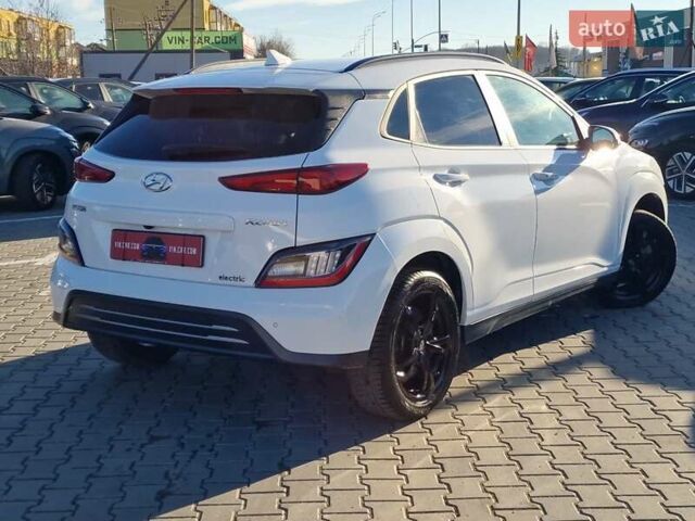 Білий Хендай Kona, об'ємом двигуна 0 л та пробігом 57 тис. км за 17200 $, фото 2 на Automoto.ua