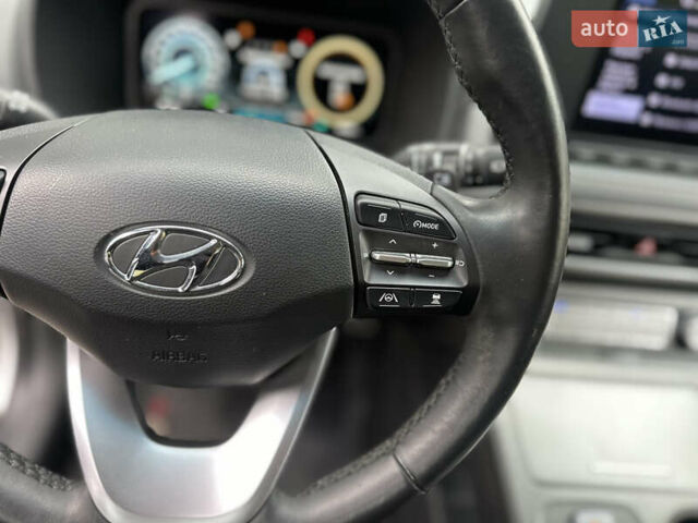 Білий Хендай Kona, об'ємом двигуна 0 л та пробігом 27 тис. км за 17499 $, фото 13 на Automoto.ua
