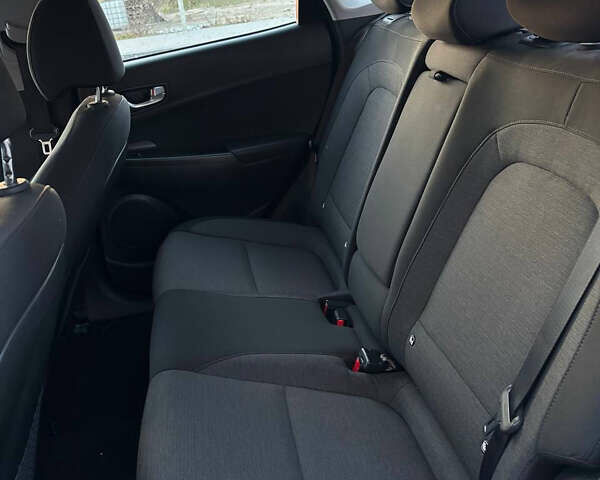 Белый Хендай Kona, объемом двигателя 0 л и пробегом 38 тыс. км за 15599 $, фото 13 на Automoto.ua