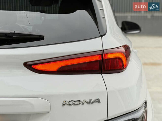 Білий Хендай Kona, об'ємом двигуна 0 л та пробігом 28 тис. км за 18700 $, фото 64 на Automoto.ua