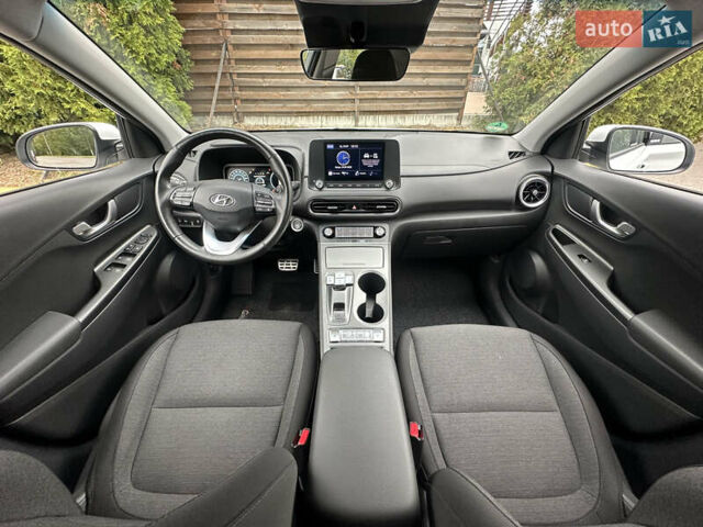 Білий Хендай Kona, об'ємом двигуна 0 л та пробігом 27 тис. км за 17499 $, фото 33 на Automoto.ua