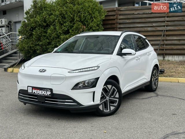 Білий Хендай Kona, об'ємом двигуна 0 л та пробігом 27 тис. км за 17499 $, фото 2 на Automoto.ua
