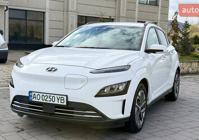 Белый Хендай Kona, объемом двигателя 0 л и пробегом 63 тыс. км за 20999 $, фото 4 на Automoto.ua