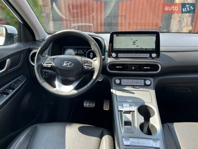 Белый Хендай Kona, объемом двигателя 0 л и пробегом 60 тыс. км за 22800 $, фото 37 на Automoto.ua